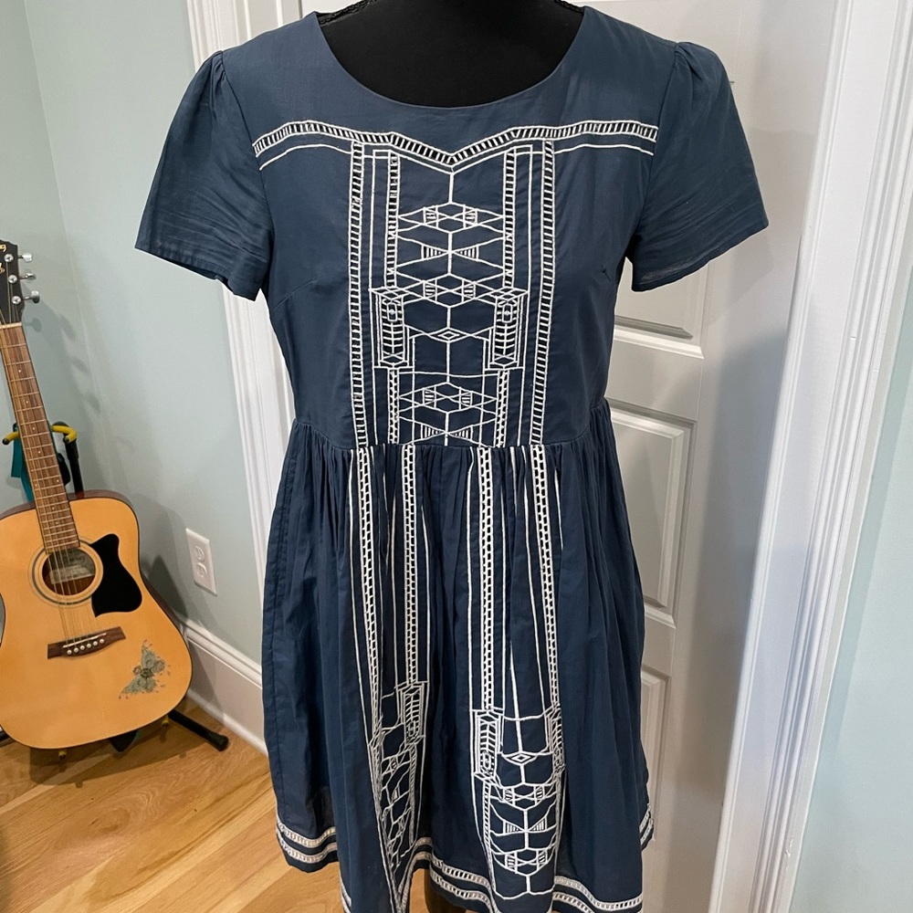 Embroidered short sleeve dress by Dear Creatures size Small
